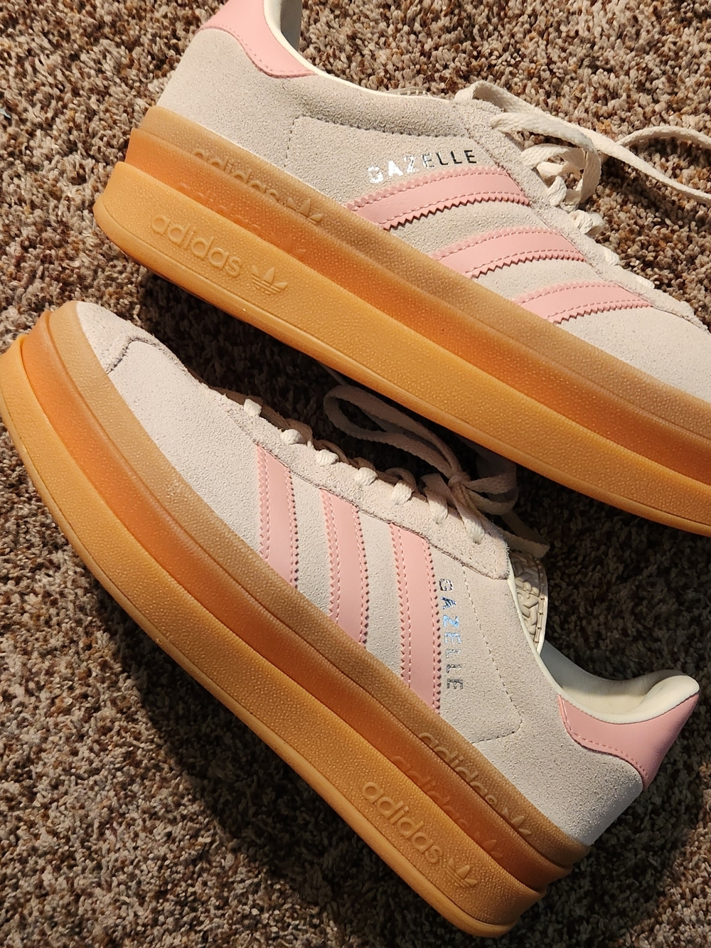 Adidas Gazelle Women’s Suede Sneakers White & Pink Size 6 - Picture 2 of 8
